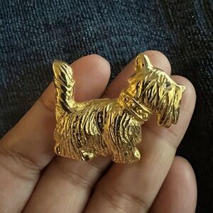 Vintage AAI dog pin brooch Scottish terrier style Goldtone
